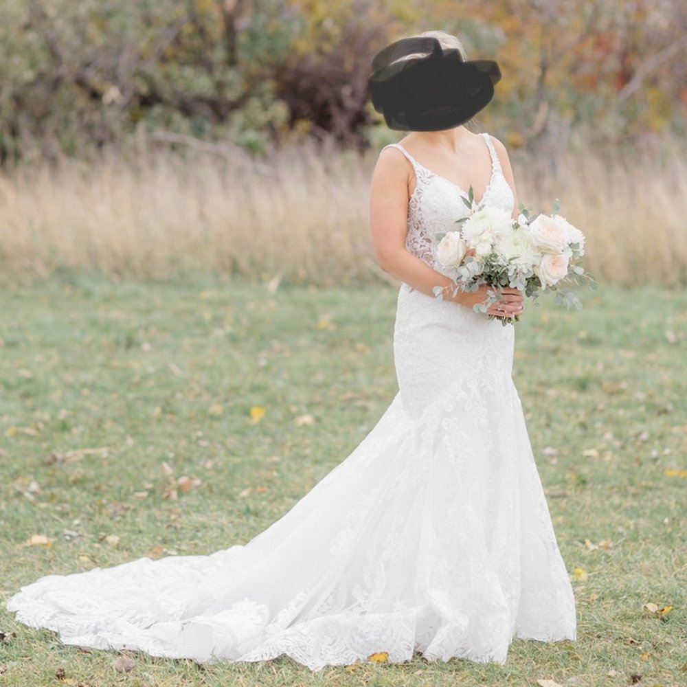 Allure Couture Wedding Dress Size:10